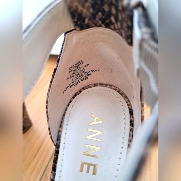 Anne Klein SZ 5.5 AKKNELL Tan Beige Stilletto Heels Point Toe Snakeskin EUC - Picture 3 of 7